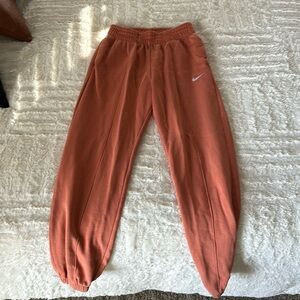 Women’s Nike sweatpants
